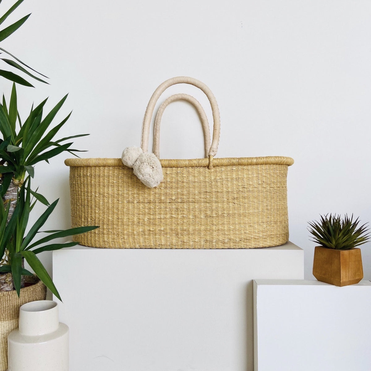 Cream Handle<br>No Hood<br>perfectly Imperfect Moses Basket